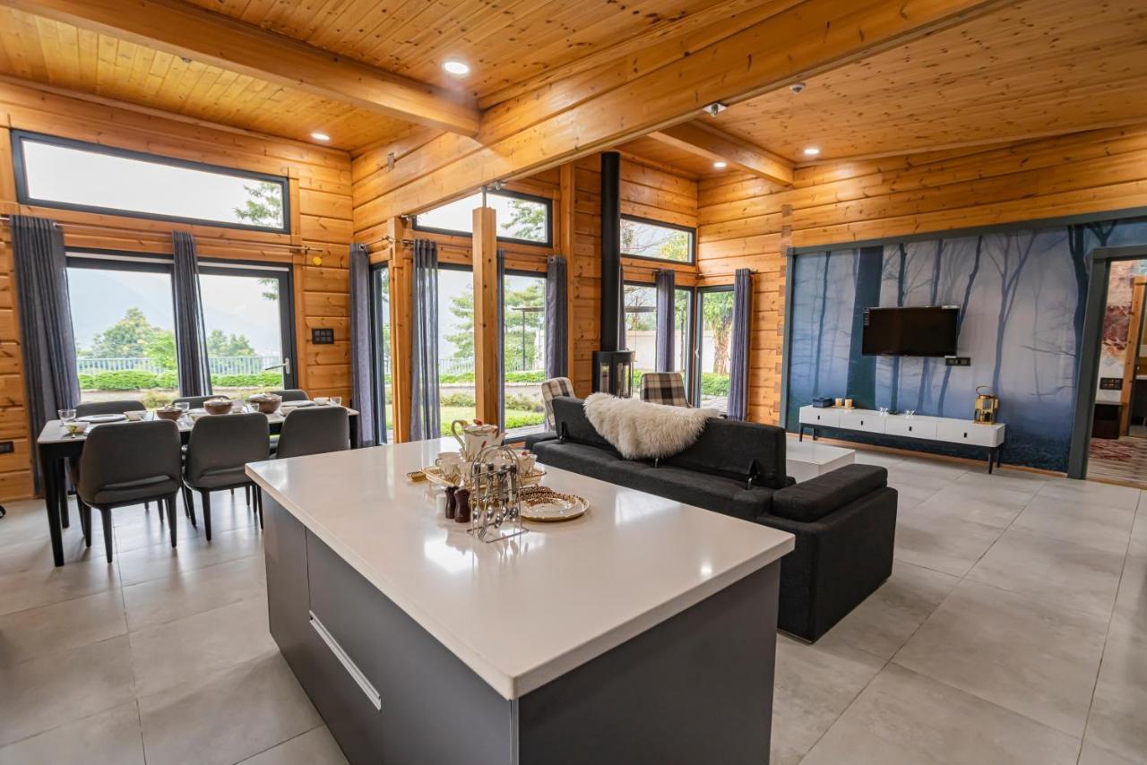 Saffronstays Paradise Pines, Dehradun - Cliff Villa With Valley & Forest Views Exterior foto